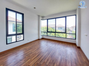 *****บ้านเดี่ยวมือสองย่านกรุงเทพฯ ม.สัมมากร นิมิตใหม่ เนื้อที่กว้าง 90 ตร.ว. ฟังก์ชัน 3 ห้องนอน 3 ห้องน้ำ ที่จอดรถ 3 คัน บ้านพร้อมอยู่ สภาพใหม่เอี่ยม ตั้งบนทำเลเดินทางสะดวก ใกล้ศูนย์การค้าแฟชั่น ไอส์แลนด์ เชื่อต่อถนนหลายสายทั้ง ถนนนิมิตใหม่ ถนนราษฎร์อุทิศ ฯลฯ จองเลย!